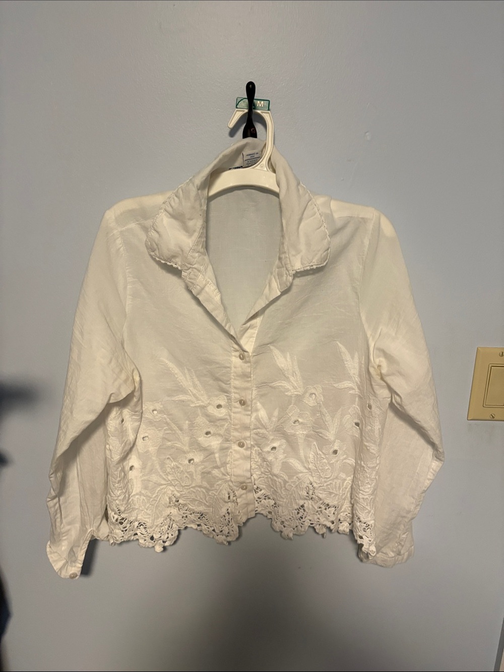 Women's White Embroidered Button-Down Shirt with Scalloped Hem